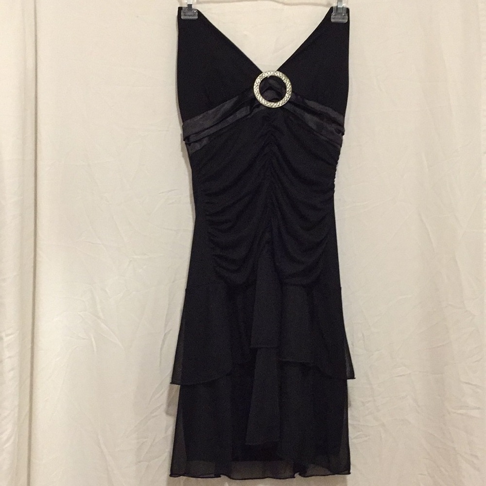 Taboo Large sleeveless tie around neck black dress